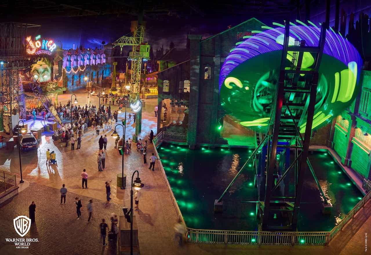 Warner Bros. World sets up Batman Dome Structure with Eurotruss